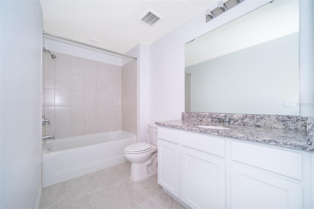 合同活跃: $2,300 (3 贝兹, 2 浴室, 1782 平方英尺)