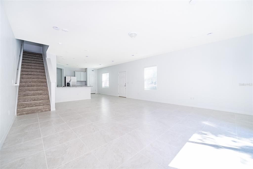 合同活跃: $2,300 (3 贝兹, 2 浴室, 1782 平方英尺)