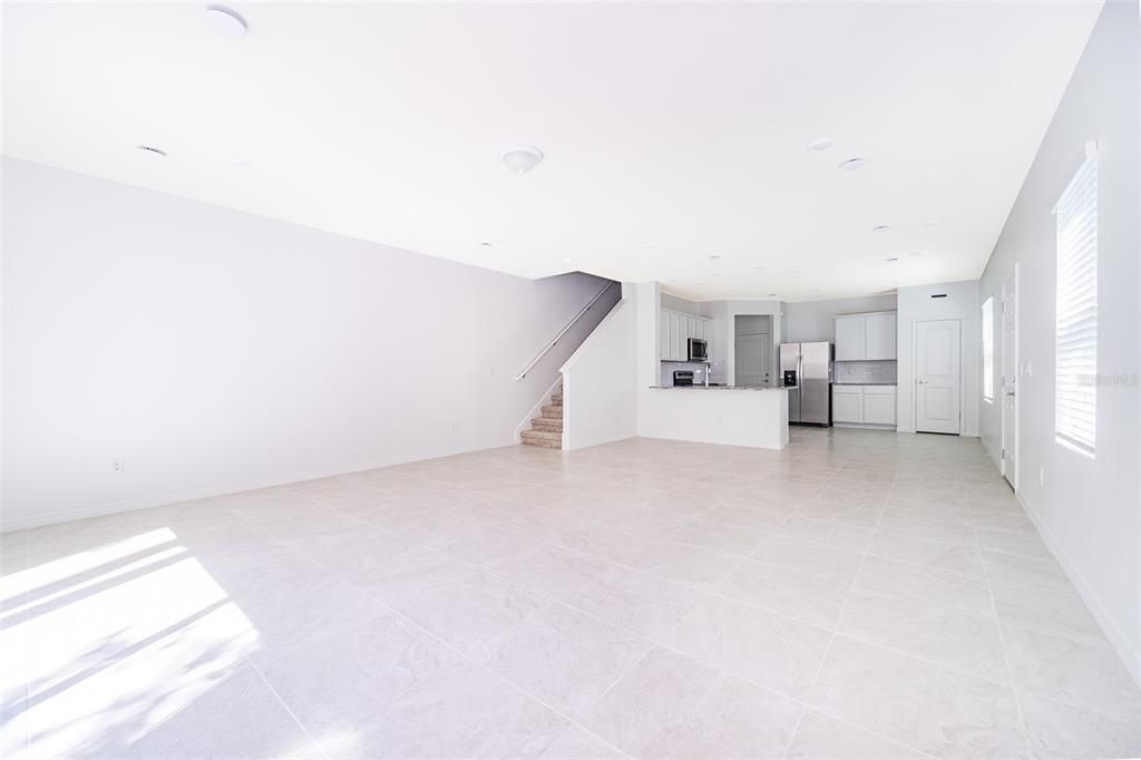 合同活跃: $2,300 (3 贝兹, 2 浴室, 1782 平方英尺)