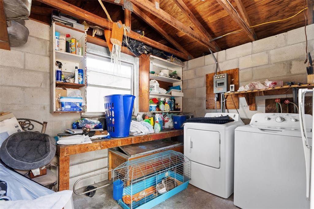 На продажу: $325,000 (2 спален, 1 ванн, 1208 Квадратных фут)