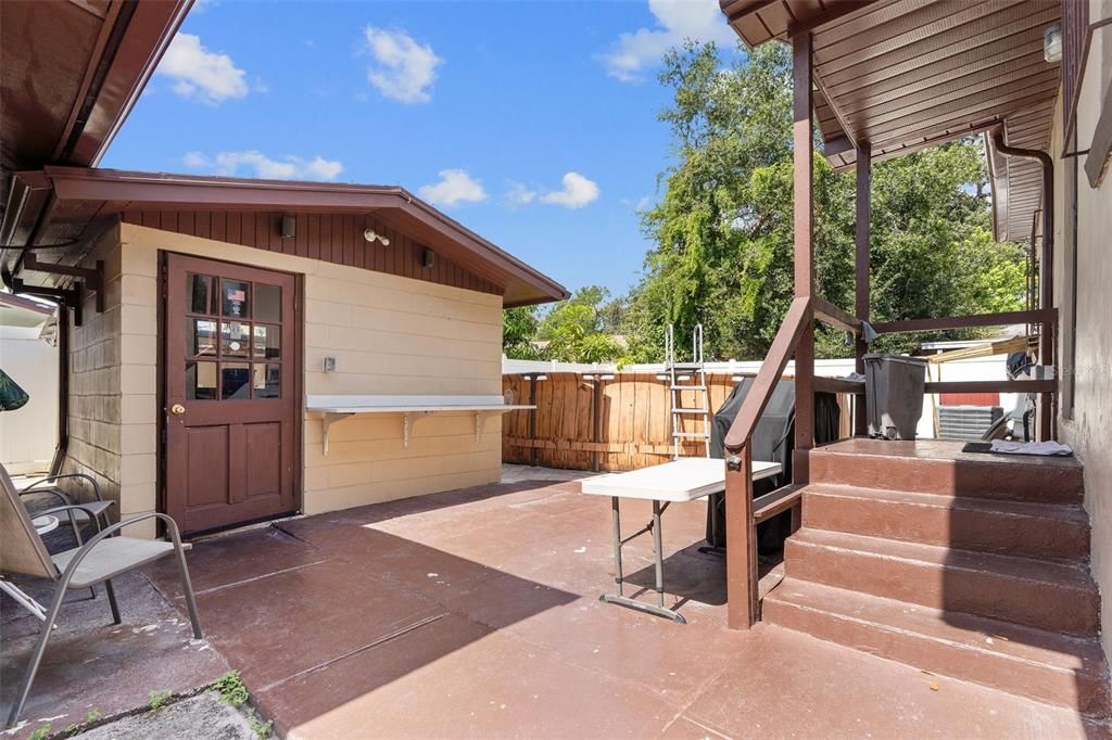 На продажу: $325,000 (2 спален, 1 ванн, 1208 Квадратных фут)