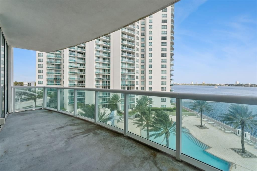 Под контрактом: $275,000 (2 спален, 2 ванн, 1689 Квадратных фут)