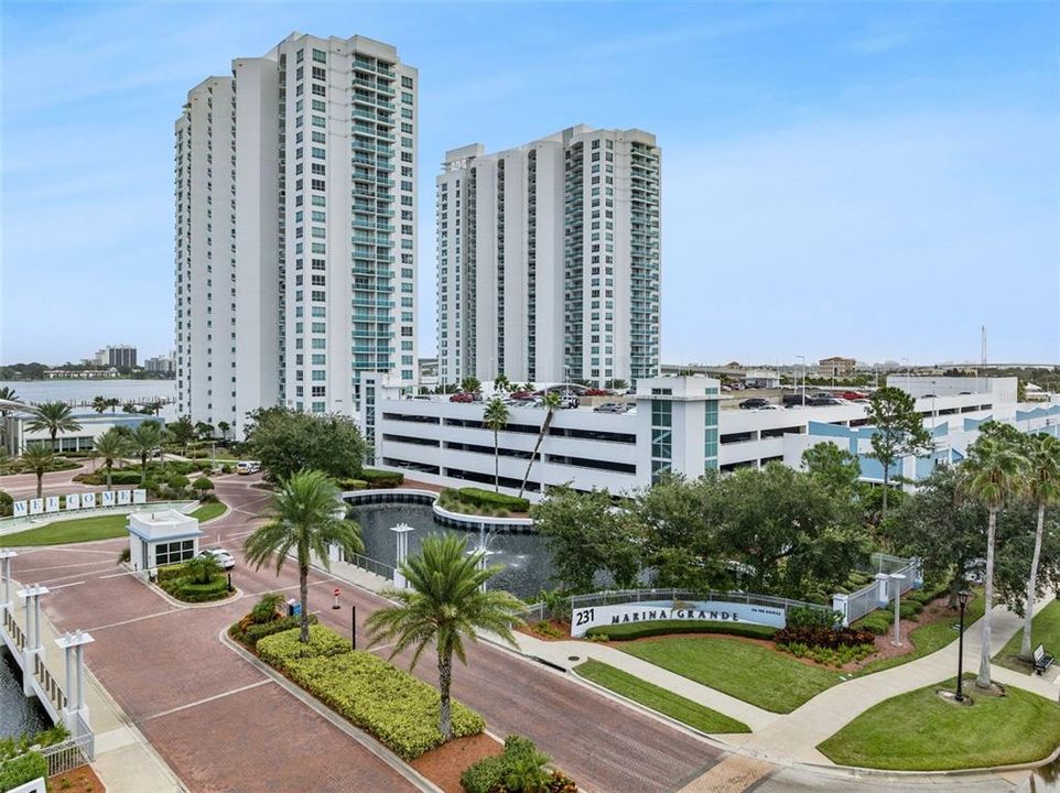 Под контрактом: $275,000 (2 спален, 2 ванн, 1689 Квадратных фут)