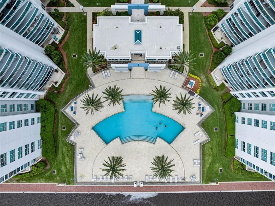 Под контрактом: $275,000 (2 спален, 2 ванн, 1689 Квадратных фут)