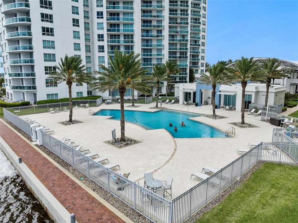 Под контрактом: $275,000 (2 спален, 2 ванн, 1689 Квадратных фут)