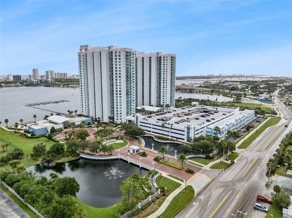 Под контрактом: $275,000 (2 спален, 2 ванн, 1689 Квадратных фут)