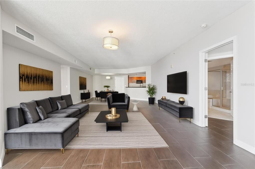 Под контрактом: $275,000 (2 спален, 2 ванн, 1689 Квадратных фут)