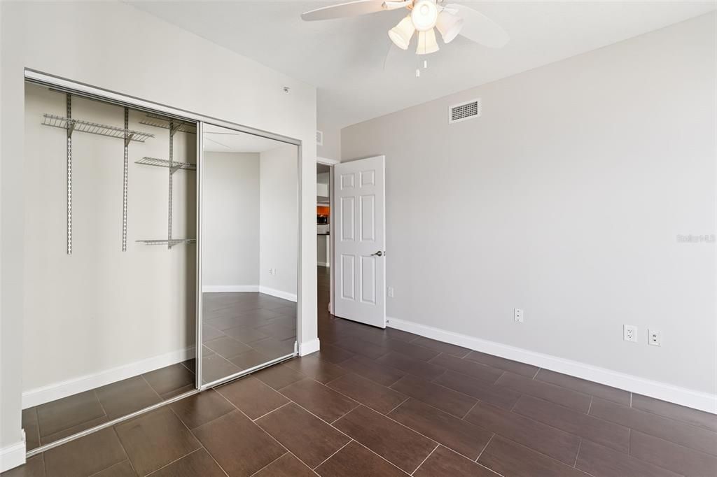 Под контрактом: $275,000 (2 спален, 2 ванн, 1689 Квадратных фут)