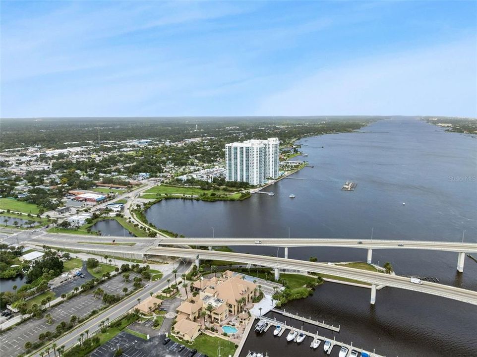 Под контрактом: $275,000 (2 спален, 2 ванн, 1689 Квадратных фут)