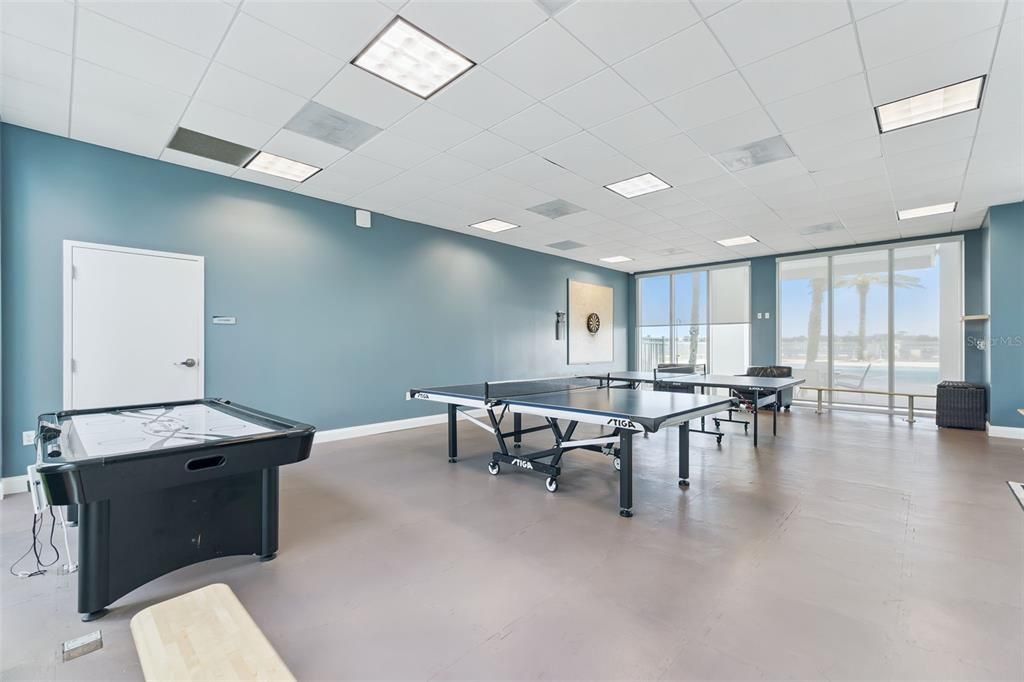 Под контрактом: $275,000 (2 спален, 2 ванн, 1689 Квадратных фут)