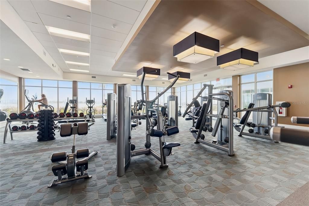 Под контрактом: $275,000 (2 спален, 2 ванн, 1689 Квадратных фут)