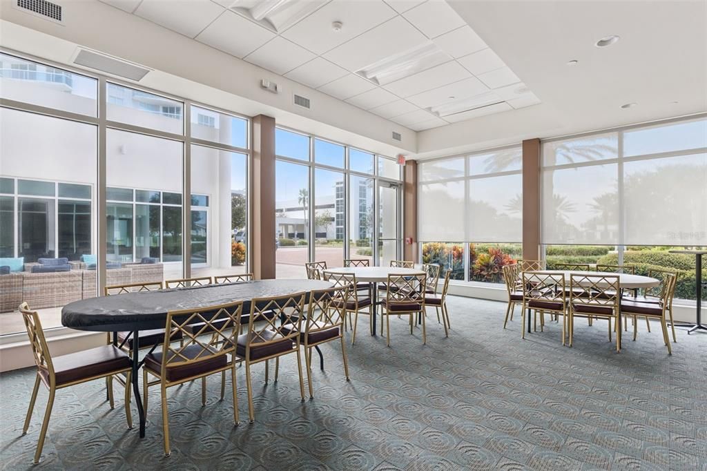 Под контрактом: $275,000 (2 спален, 2 ванн, 1689 Квадратных фут)