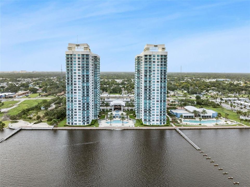 Под контрактом: $275,000 (2 спален, 2 ванн, 1689 Квадратных фут)