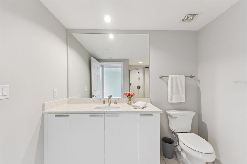 Под контрактом: $275,000 (2 спален, 2 ванн, 1689 Квадратных фут)