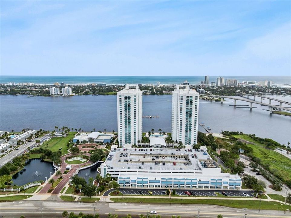 Под контрактом: $275,000 (2 спален, 2 ванн, 1689 Квадратных фут)