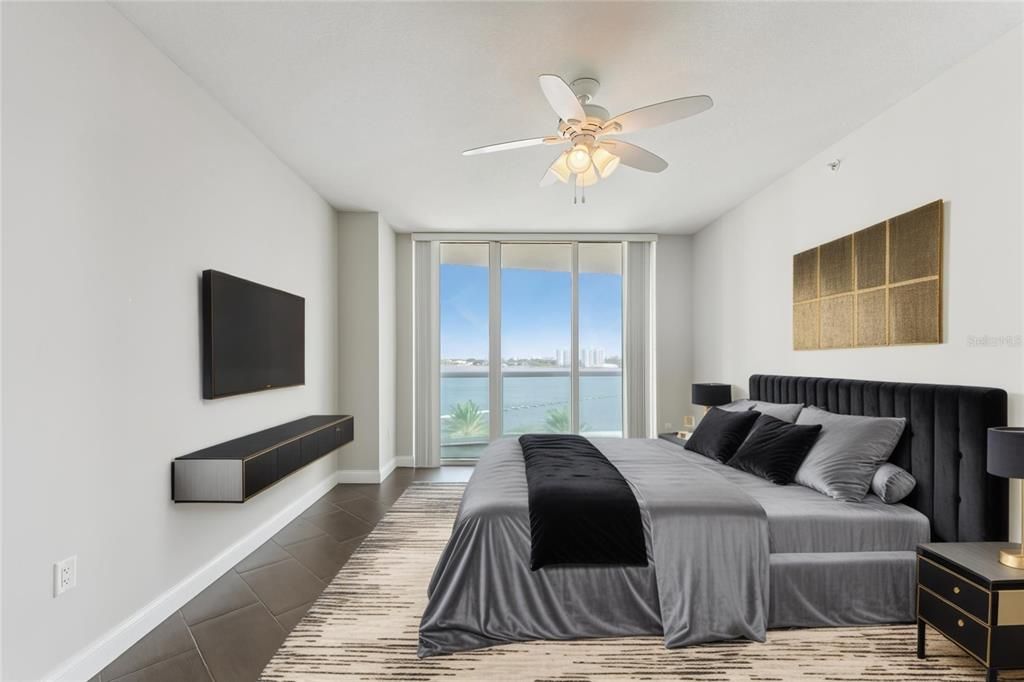 Под контрактом: $275,000 (2 спален, 2 ванн, 1689 Квадратных фут)