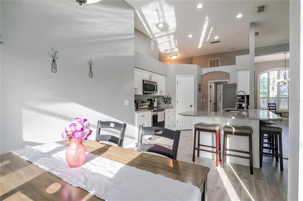 For Sale: $515,000 (3 beds, 2 baths, 1946 Square Feet)