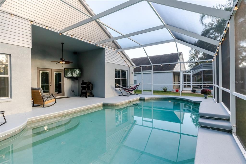 For Sale: $515,000 (3 beds, 2 baths, 1946 Square Feet)