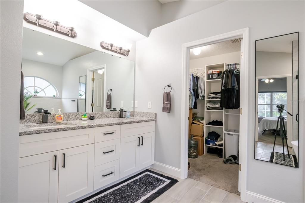 For Sale: $515,000 (3 beds, 2 baths, 1946 Square Feet)