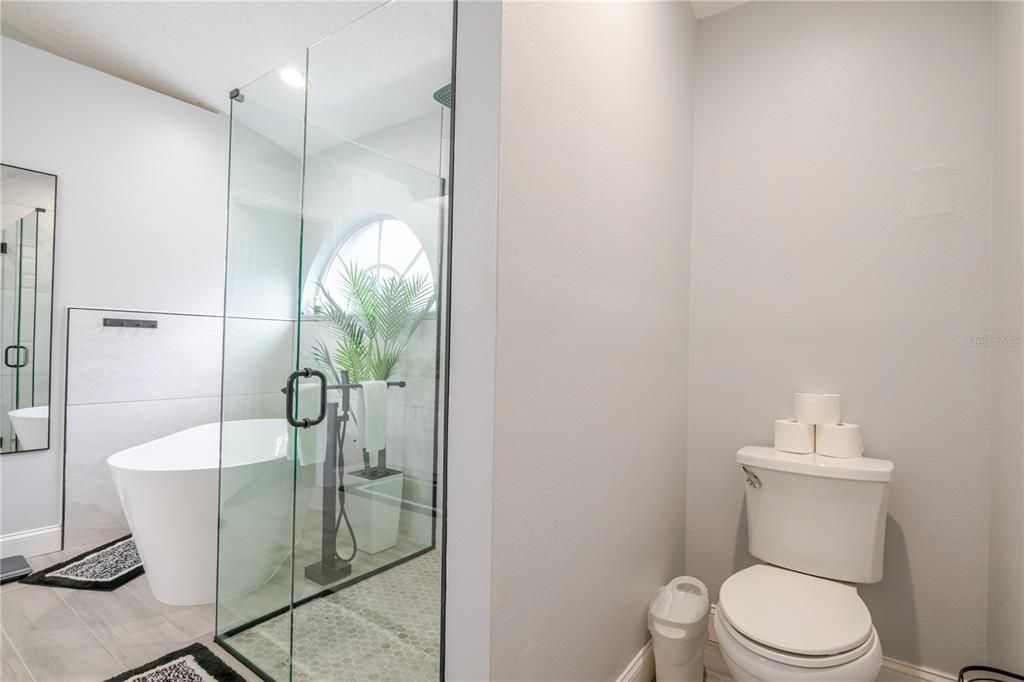 For Sale: $515,000 (3 beds, 2 baths, 1946 Square Feet)