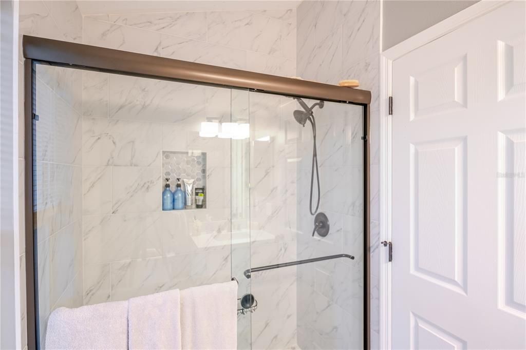 For Sale: $515,000 (3 beds, 2 baths, 1946 Square Feet)