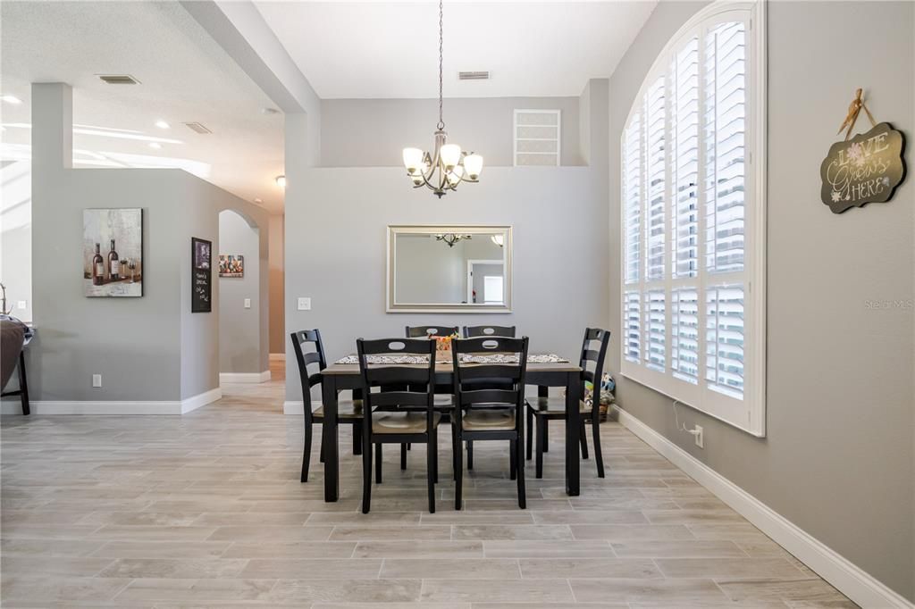 For Sale: $515,000 (3 beds, 2 baths, 1946 Square Feet)