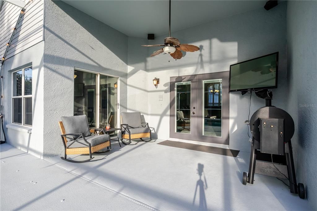 For Sale: $515,000 (3 beds, 2 baths, 1946 Square Feet)