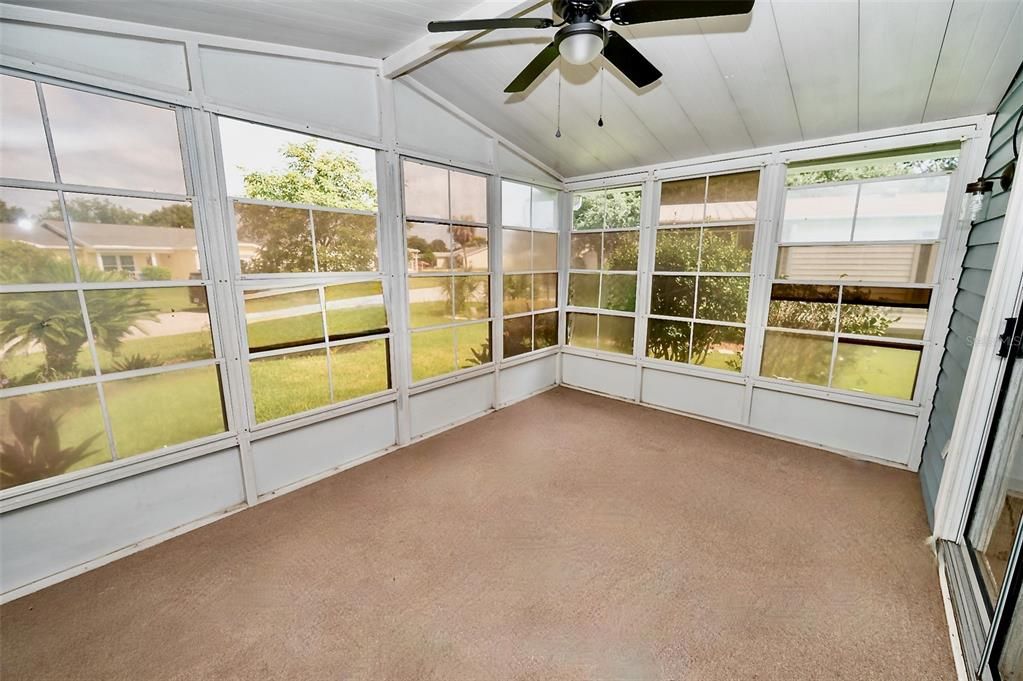 待售: $159,000 (2 贝兹, 2 浴室, 1040 平方英尺)