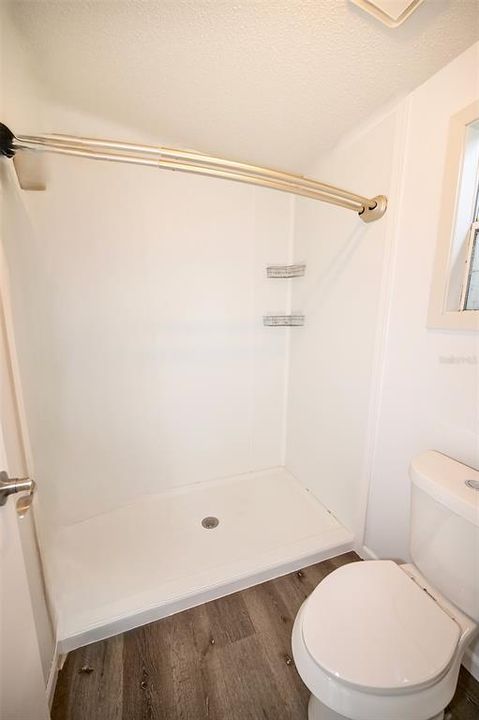 待售: $159,000 (2 贝兹, 2 浴室, 1040 平方英尺)