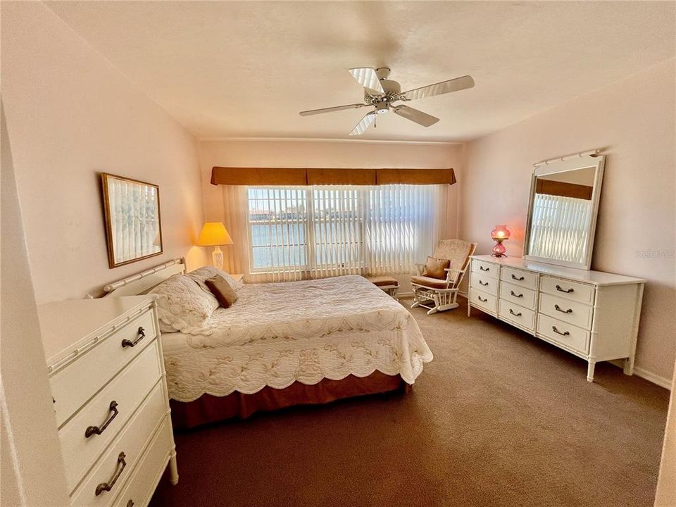 На продажу: $180,000 (3 спален, 2 ванн, 1360 Квадратных фут)