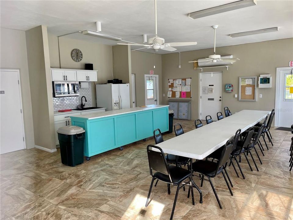 На продажу: $180,000 (3 спален, 2 ванн, 1360 Квадратных фут)