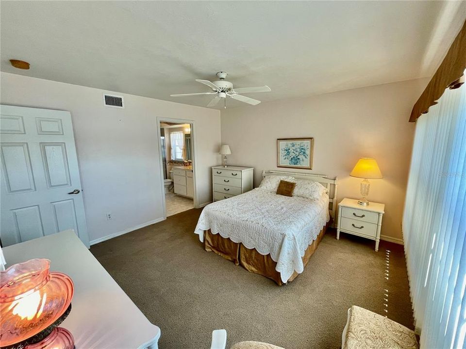 На продажу: $180,000 (3 спален, 2 ванн, 1360 Квадратных фут)