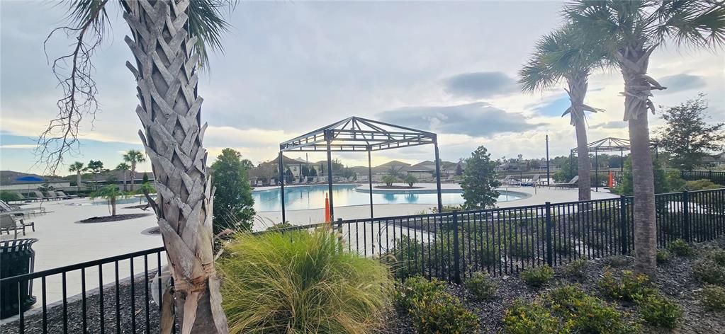 For Sale: $549,999 (3 beds, 2 baths, 2687 Square Feet)