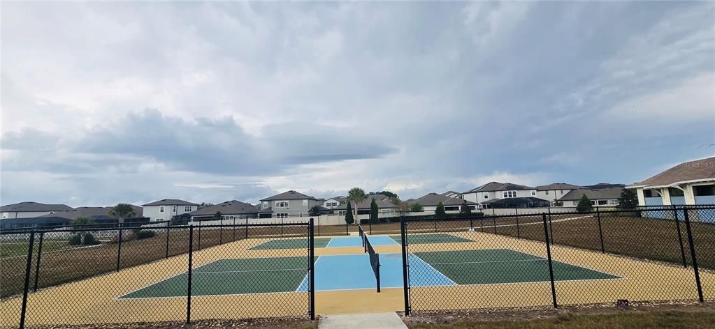 For Sale: $549,999 (3 beds, 2 baths, 2687 Square Feet)