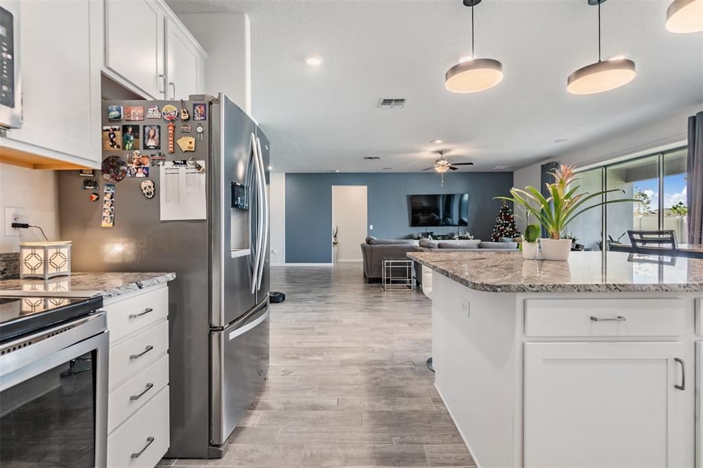 For Sale: $549,999 (3 beds, 2 baths, 2687 Square Feet)