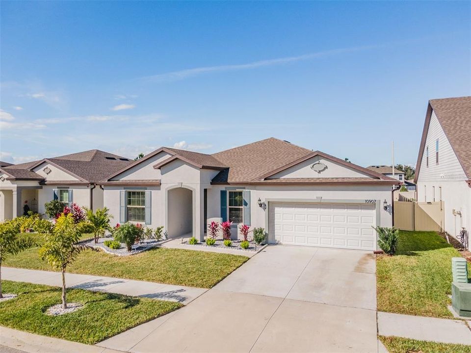 For Sale: $549,999 (3 beds, 2 baths, 2687 Square Feet)