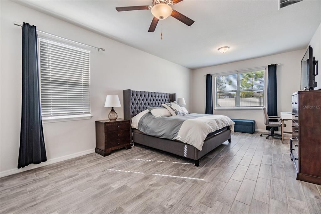 For Sale: $549,999 (3 beds, 2 baths, 2687 Square Feet)