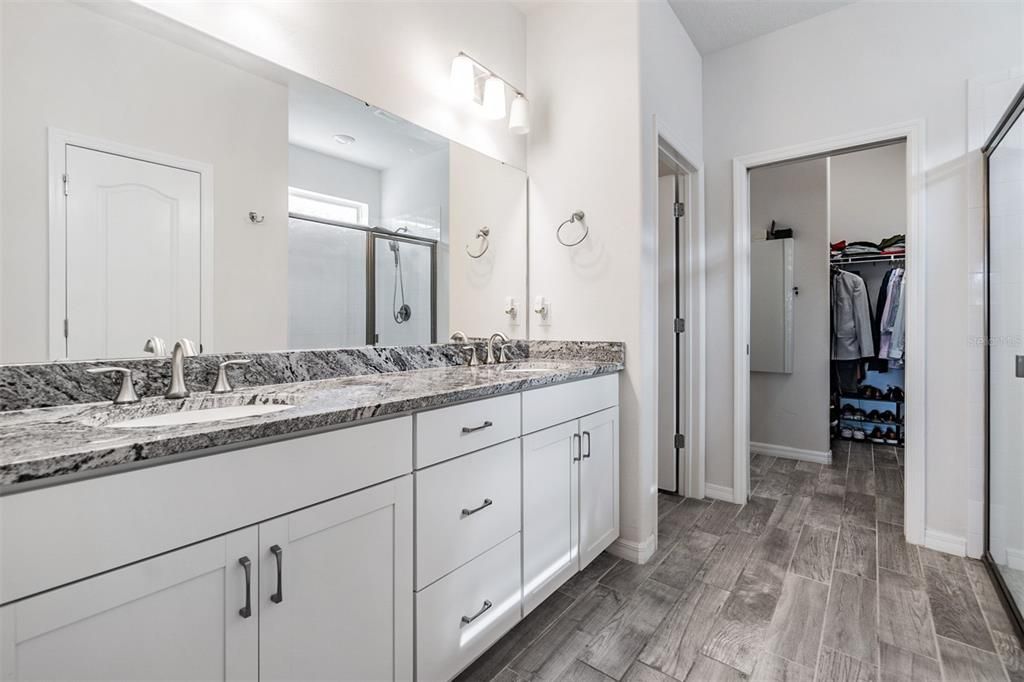 For Sale: $549,999 (3 beds, 2 baths, 2687 Square Feet)