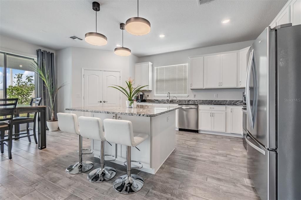 For Sale: $549,999 (3 beds, 2 baths, 2687 Square Feet)