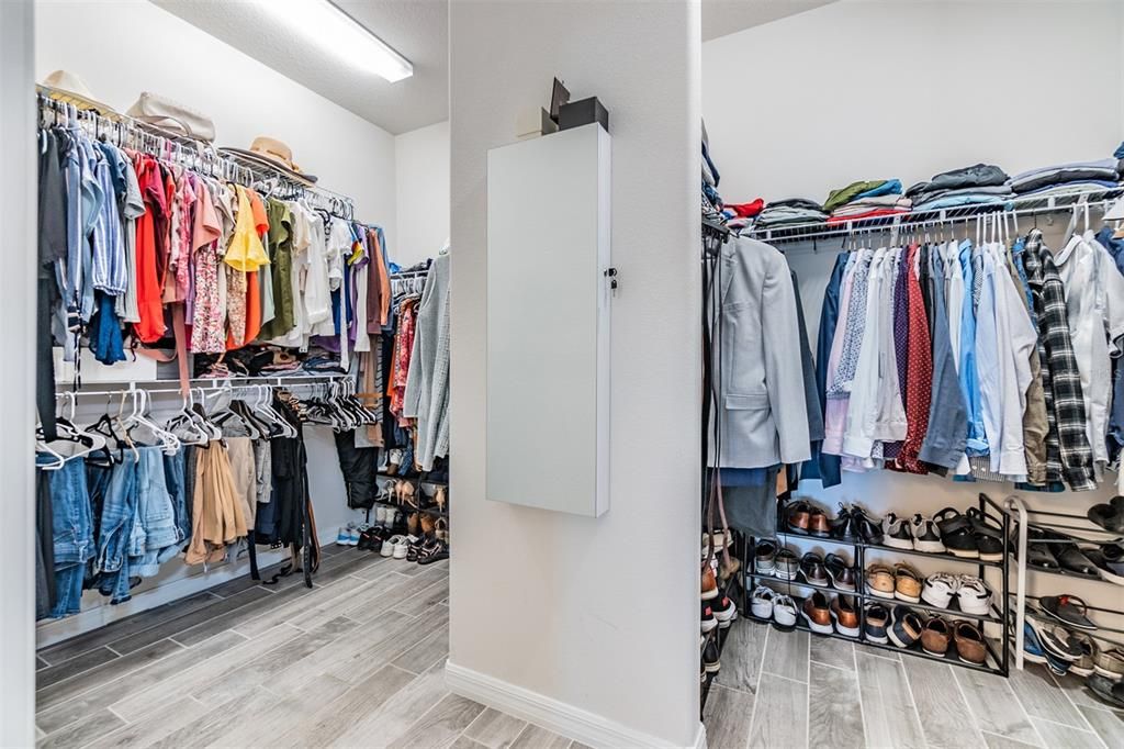 For Sale: $549,999 (3 beds, 2 baths, 2687 Square Feet)