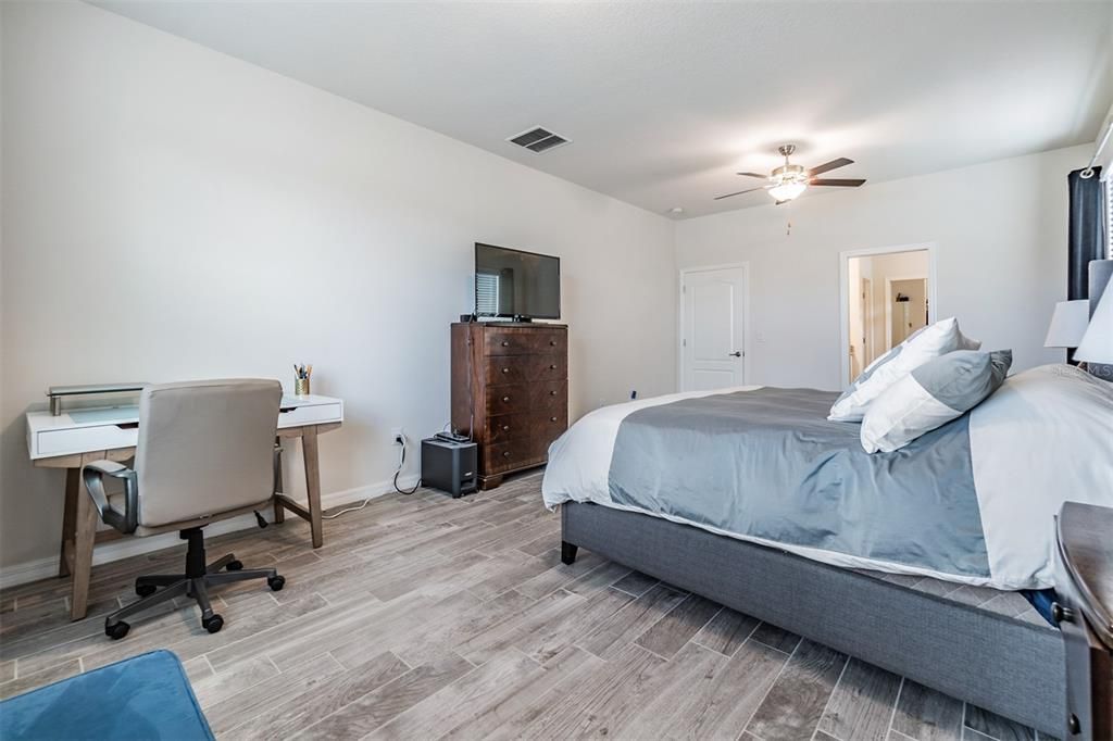 For Sale: $549,999 (3 beds, 2 baths, 2687 Square Feet)