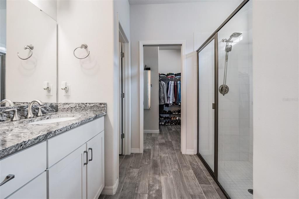 For Sale: $549,999 (3 beds, 2 baths, 2687 Square Feet)