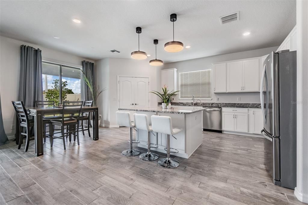 For Sale: $549,999 (3 beds, 2 baths, 2687 Square Feet)