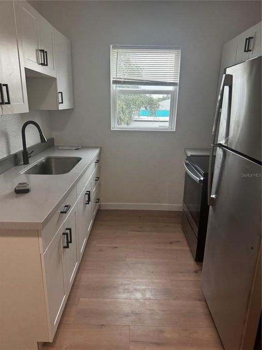 В аренду: $1,300 (2 спален, 1 ванн, 600 Квадратных фут)