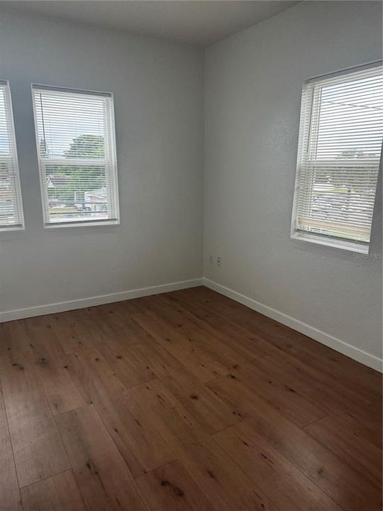 В аренду: $1,300 (2 спален, 1 ванн, 600 Квадратных фут)