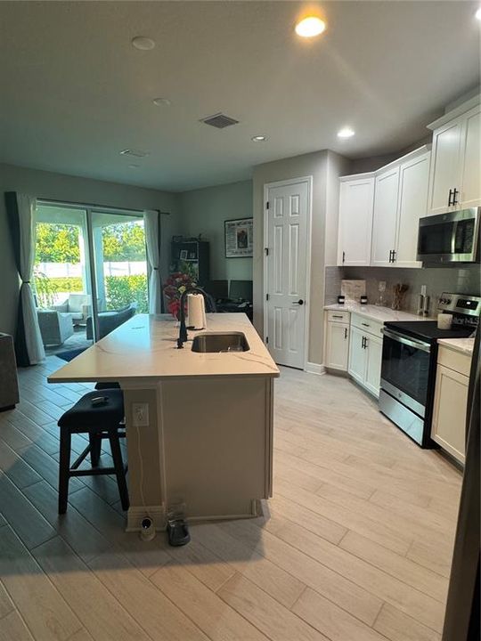 For Rent: $2,950 (3 beds, 2 baths, 1753 Square Feet)