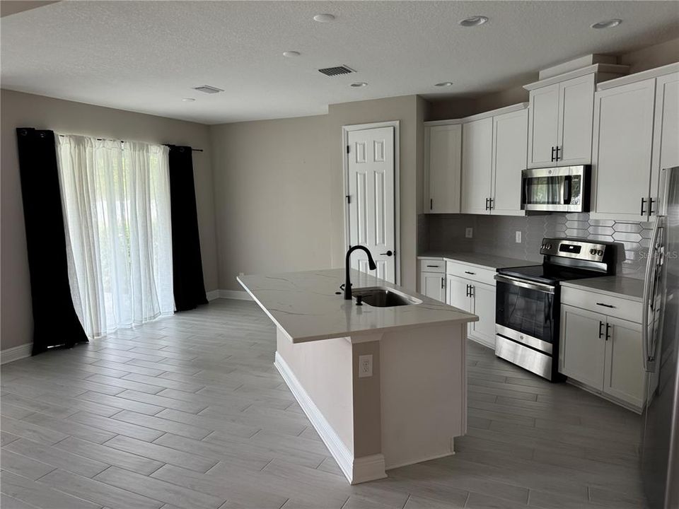 出租: $2,950 (3 贝兹, 2 浴室, 1753 平方英尺)