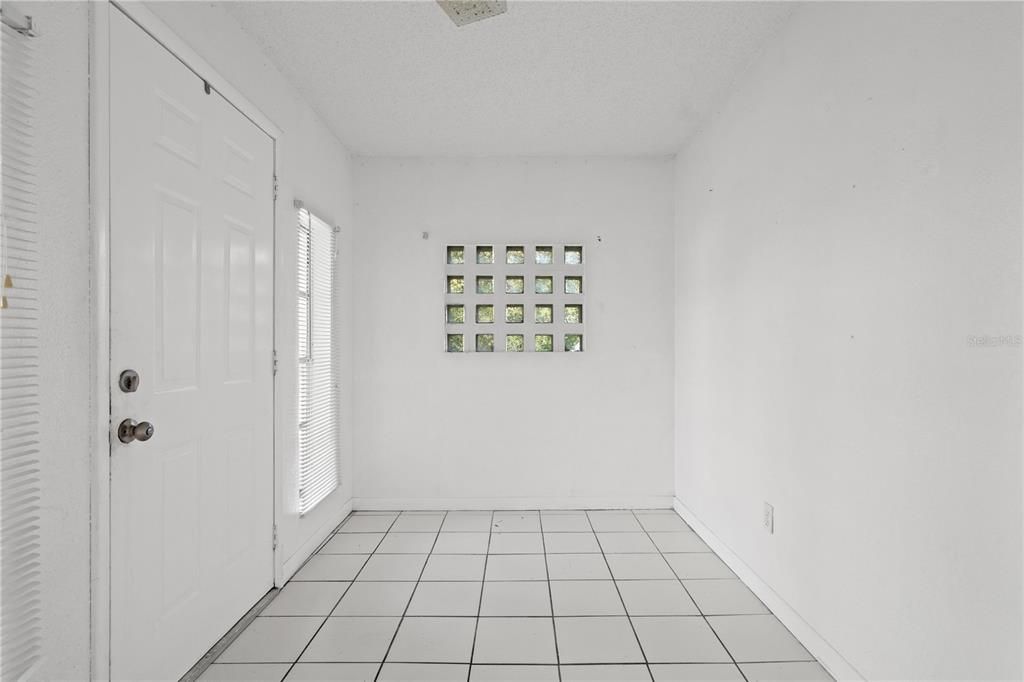 For Sale: $379,900 (3 beds, 2 baths, 1729 Square Feet)