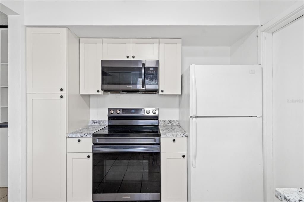 For Sale: $379,900 (3 beds, 2 baths, 1729 Square Feet)