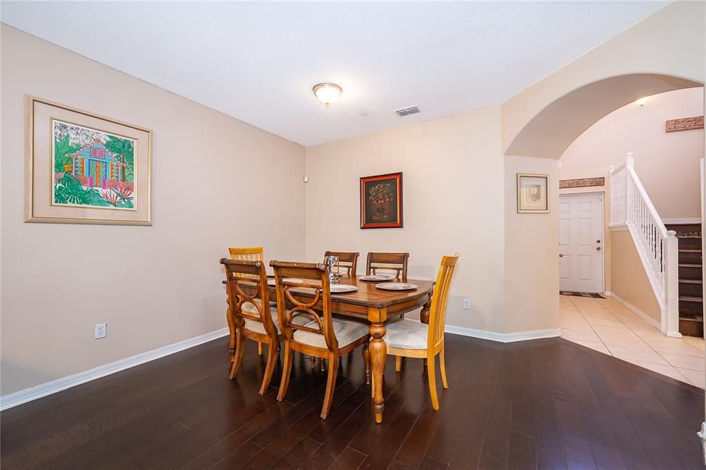 For Sale: $310,000 (2 beds, 2 baths, 1273 Square Feet)